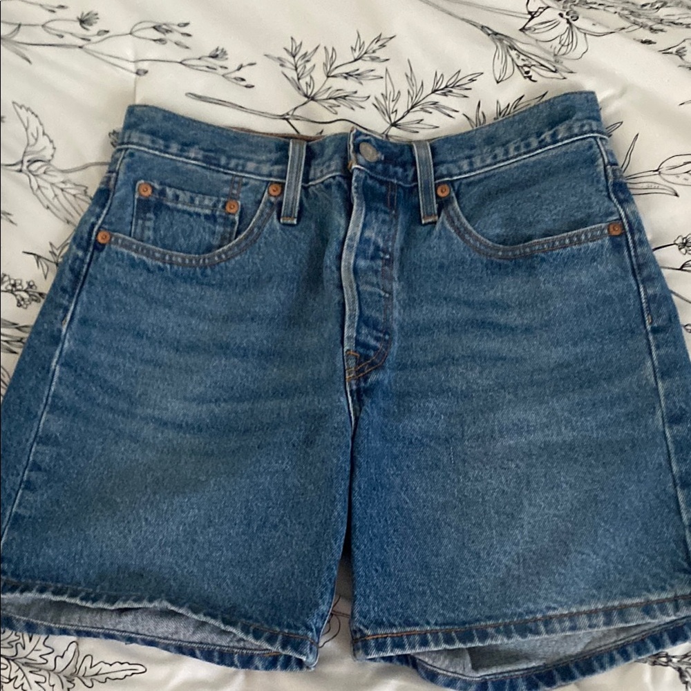 Levi's Classic Blue Jeans with Signature Patch